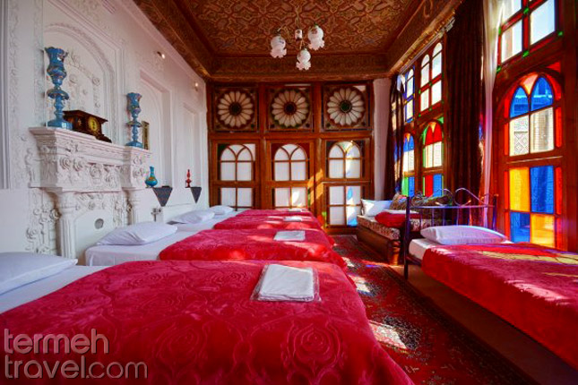 Taha Hostel in Shiraz- Termeh Travel