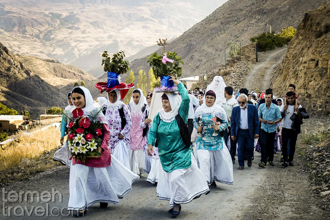 Traditional Persian Wedding- Termeh Travel