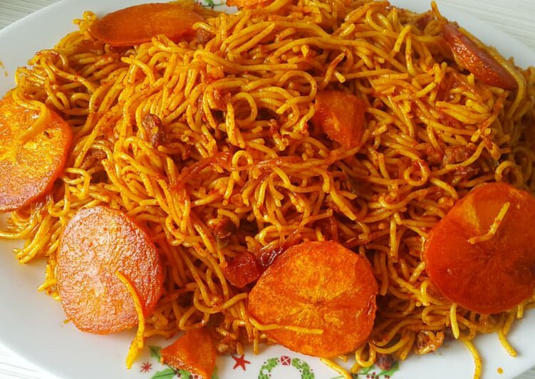 Makaroni, A Delicious Persian Pasta with Tahdig 
