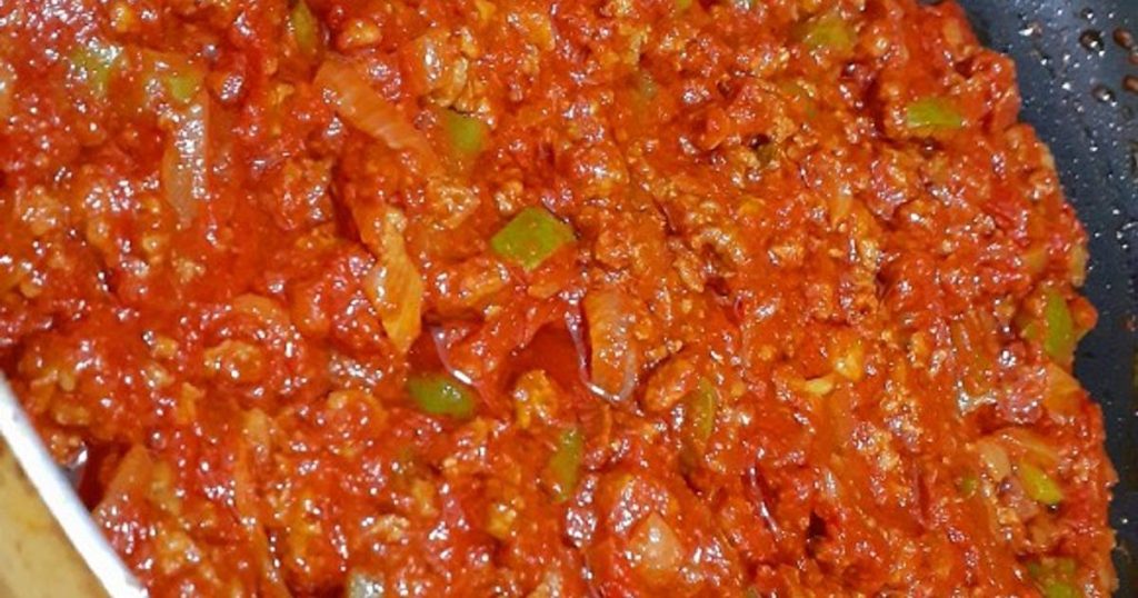 Bolognese - Meat, tomato pate and bell pepper